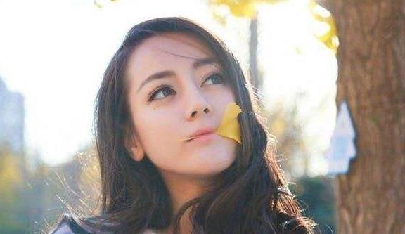 迪丽热巴搞笑视频,笑料百出，欢乐无限