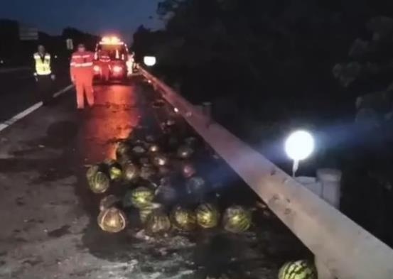 西瓜爆炸视频,揭秘爆炸背后的科学原理