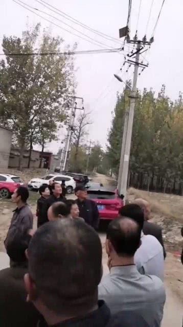 农村放鞭炮视频,放鞭炮视频里的传统民俗盛宴