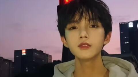 抖音帅哥视频,一镜到底，展现帅气风采