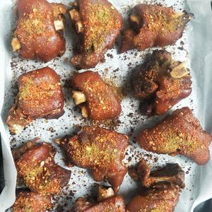 烤猪蹄视频,家常美味，制作步骤详解