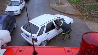 消防车出警视频,火速救援！消防车出警现场震撼瞬间回顾