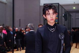 明星爆料吃瓜陈飞宇视频,明星爆料背后的吃瓜真相