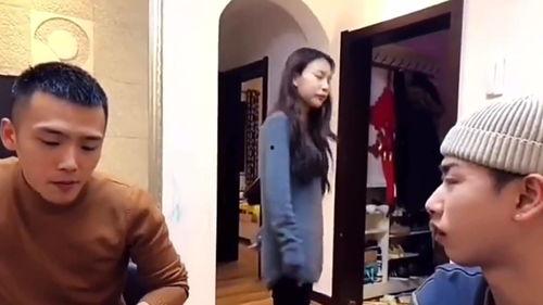 女人的比视频,比视频中的真实瞬间