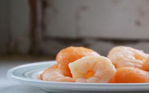 黑虎虾哈密瓜怎么吃,黑虎虾哈密瓜的夏日清新美味搭配攻略