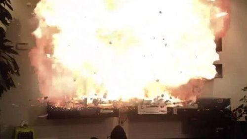 电视爆炸视频,电视爆炸现场惊悚瞬间
