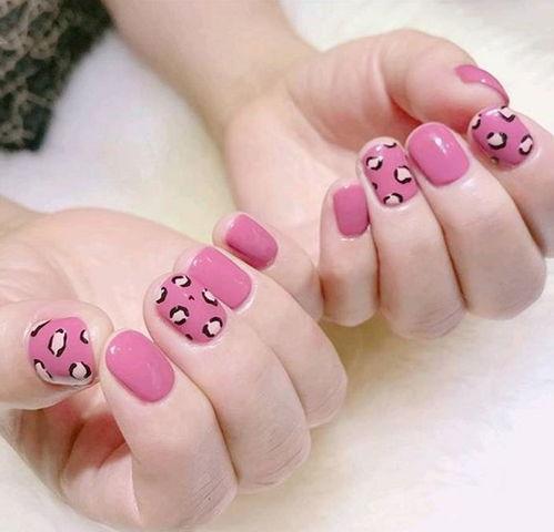 豹纹美甲教程视频,轻松打造时尚个性指尖艺术