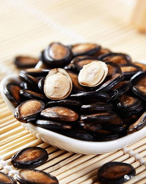 黑瓜子拿什么瓜做的吃