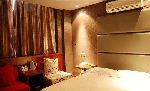 宾馆房间视频,揭秘宾馆房间里的温馨时光