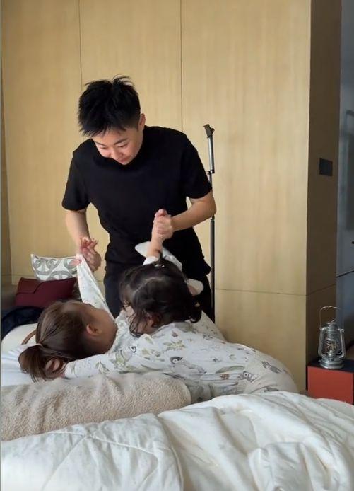 拍肚子视频,揭秘腹部健康与生活趣味