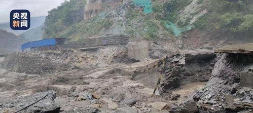 山洪爆发视频,惊心动魄！山洪爆发现场惊险瞬间