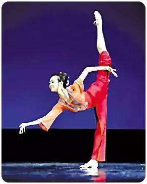 布娃娃舞蹈视频,跟随视频领略独特舞姿