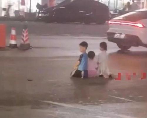 罚跪的视频,传统教育方式引发社会关注