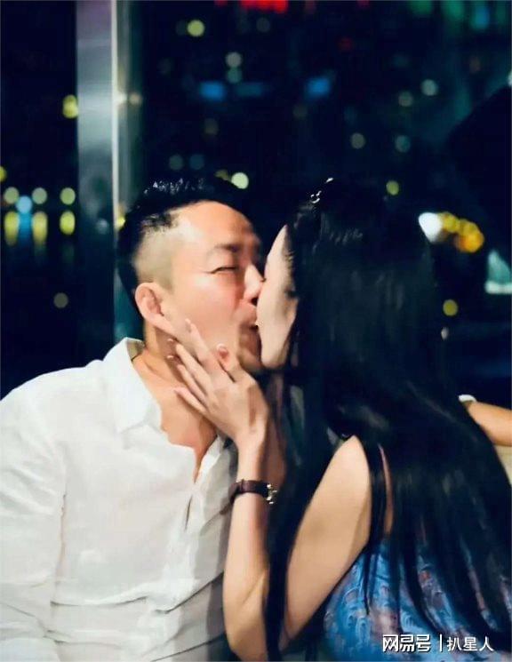 结婚亲吻视频,见证爱情亲吻的温馨瞬间