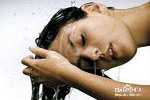 洗头教学手法视频,跟随教学视频学洗发的正确手法