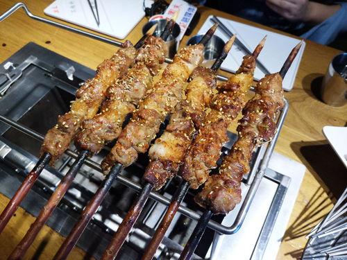 羊肉串视频,视频带你领略街头美食魅力
