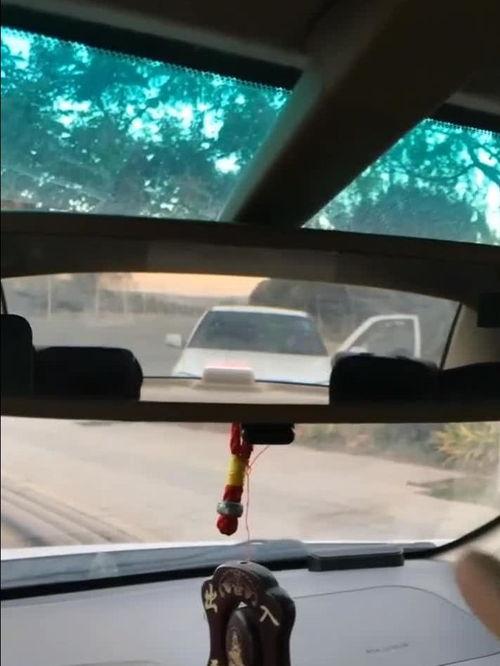 老司机倒车视频,一招教你轻松入库